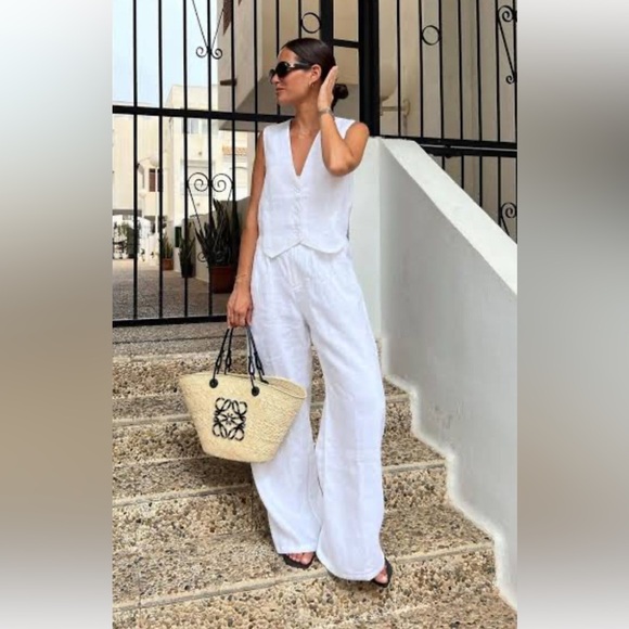 DISSH white Linen Vest & Norah Pants Set
Both pants and vest are included- - Picture 13 of 13
